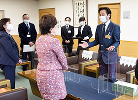 寄付受贈式〈学校法人 福嶋学園様より〉（第一応接室）の画像2