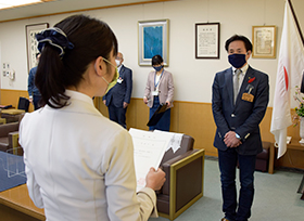 地域おこし協力隊員委嘱状交付（第1応接室）の画像2