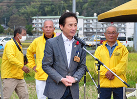 県の里かかしコンテスト表彰式（門田町内　かかし出展会場）の画像1