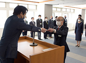 市職員等退職発令（大会議室）の画像1