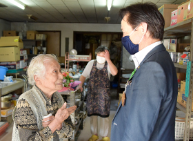 100歳の長寿を祝う（高屋町 碇本テルさん）の画像1