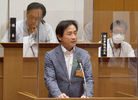 6月市議会定例会市長提案説明（議場）の画像