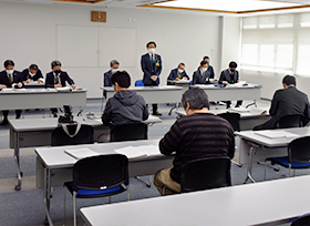 議会報道発表（大会議室）の画像1