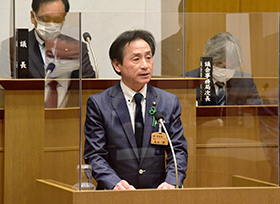 2月市議会定例会市長提案説明（議場）の画像