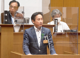 6月市議会定例会市長提案説明（議場）の画像