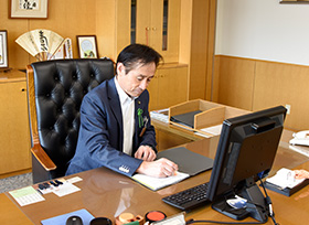 職員に対する初決裁・訓示（市長室・大会議室）の画像1