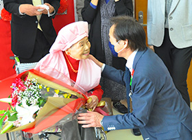 100歳の長寿を祝う（美星町　藤井澤枝さん）の画像2