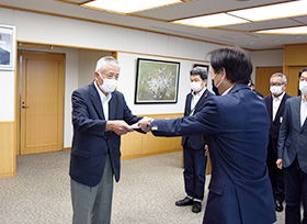 固定資産評価審査委員会委員辞令交付（市長室）の画像2