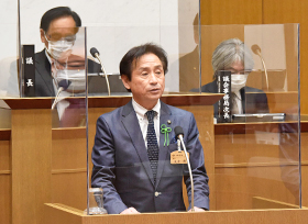 2月市議会定例会市長提案説明（議場）の画像