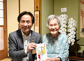 100歳の長寿を祝う（西江原町　藤井タカコさん）の画像2