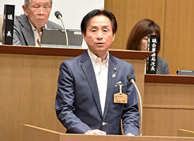 6月市議会定例会市長提案説明（議場）の画像2