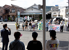 原水爆禁止国民平和大行進出発集会（市役所正面玄関前）の画像1