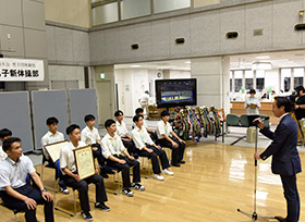 井原高校男子新体操部　優勝報告会（市役所市民サロン）の画像2