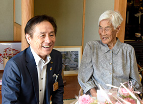 100歳の長寿を祝う（美星町　伊茂榮さん）の画像1