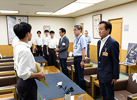 井原高等学校男子新体操部表敬訪問（第一応接室）の画像2