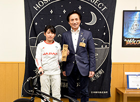 BMXレーシング世界選手権優勝報告、懸垂幕掲示（第1応接室、市役所前）の画像2