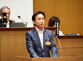 9月市議会定例会市長提案説明（議場）の画像