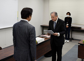 令和6年2月16日　障害者施策推進協議会からの第7期障害福祉計画（案）及び第3期障害児福祉計画（案）の答申（401・402会議室）の画像1